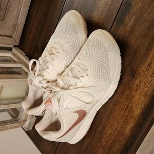 Nike Women's Tennis Shoes